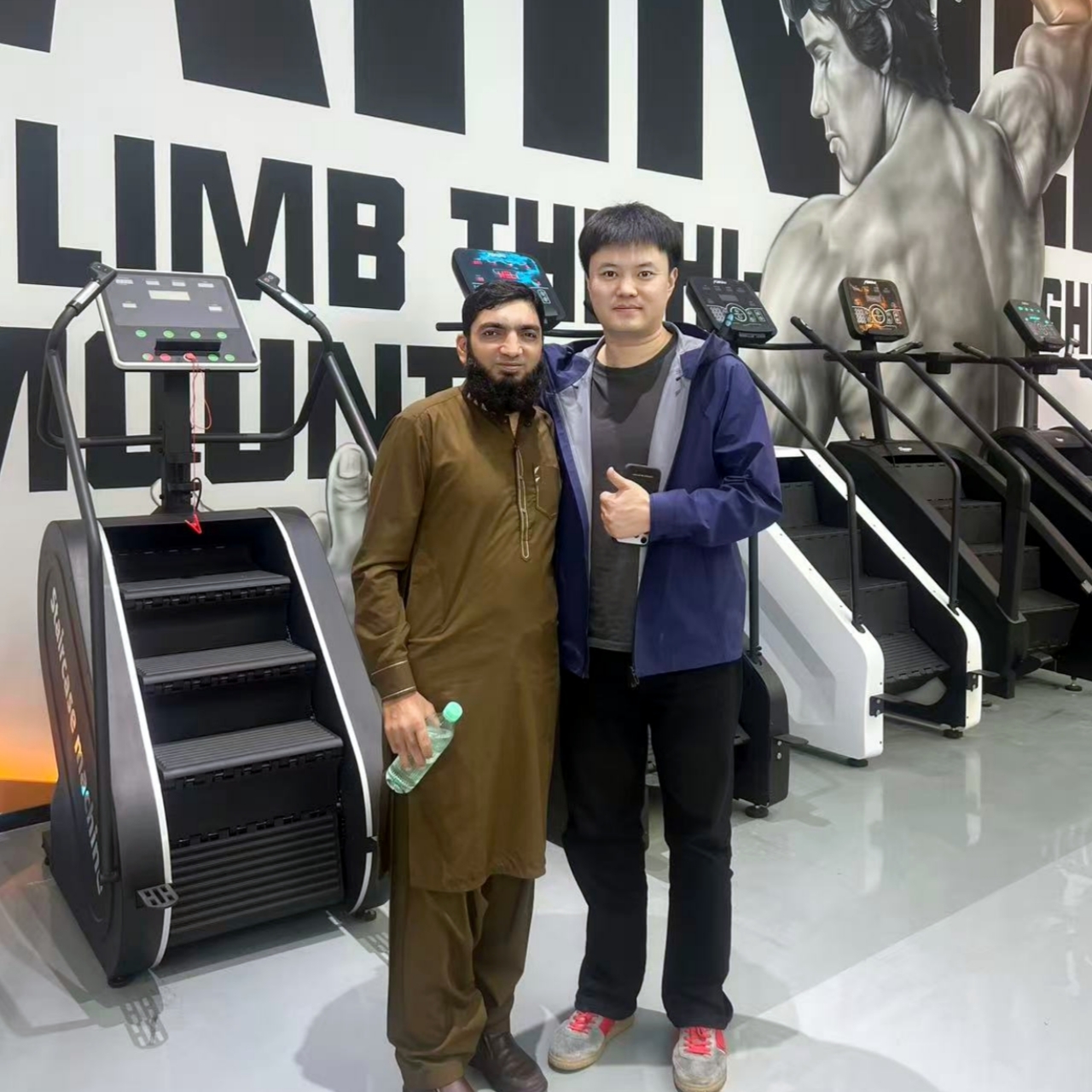 yingruis Opportunitas Equipment Technology Co., Ltd. Feliciter perfecit Ordo XXX Curvis Treadmills pro Pakistani Customers